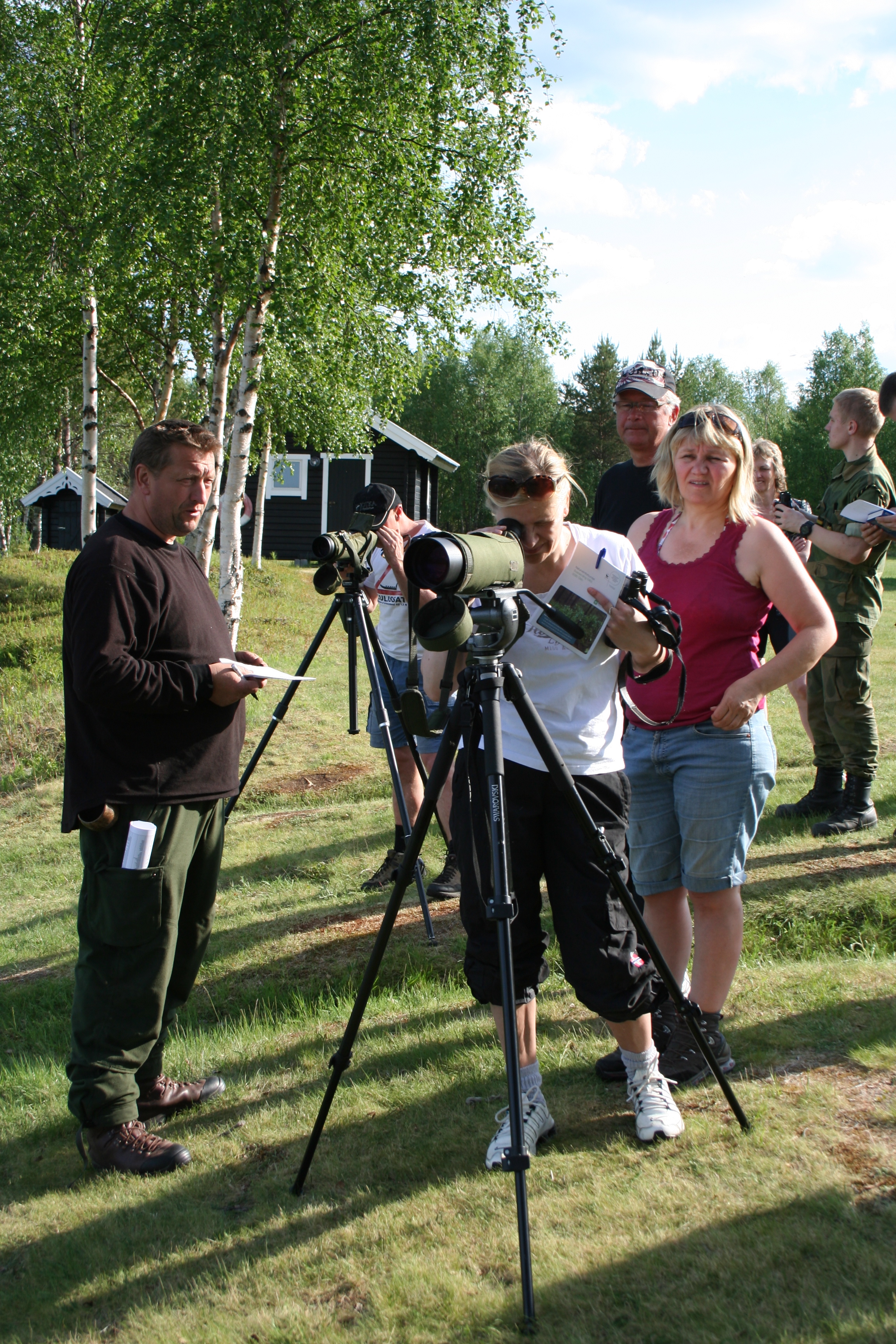 Bird tourism. Photo: Bioforsk Svanhovd/Pasvik-Inari. Bird tourism.